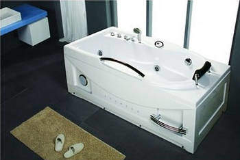 Crown Deluxe Whirlpool Bath. 1680x850mm.