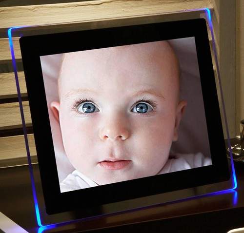 Digital Photo Frames 12" Digital Photo Frame. 1GB,  USB, Speakers & Remote.