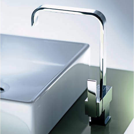Hydra Megan Kitchen Tap With Single Lever Control (Chrome).