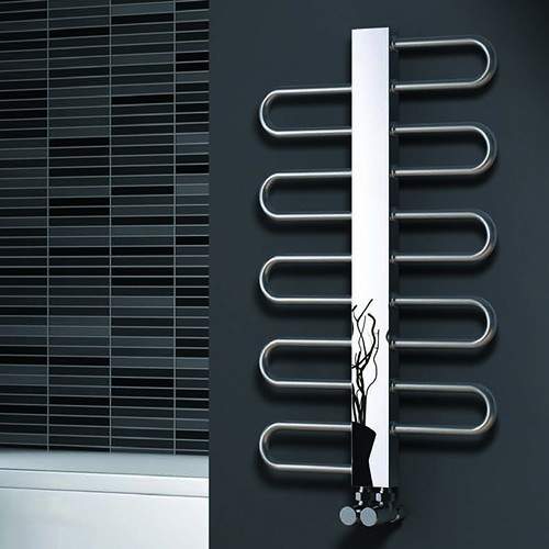 Reina Radiators Dynamic Towel Radiator (Stainless Steel). 475x500mm.