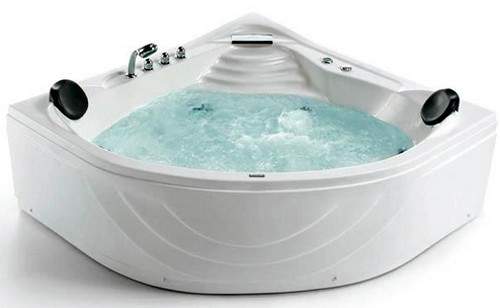 Hydra Corner Whirlpool Bath With Panel. 1520x1520x600mm.