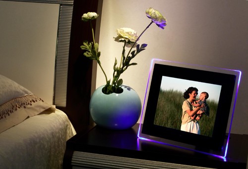 Example image of Digital Photo Frames 10" Digital Photo Frame. 1GB,  USB, Speakers & Remote.
