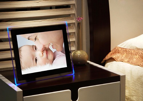 Example image of Digital Photo Frames 12" Digital Photo Frame. 1GB,  USB, Speakers & Remote.