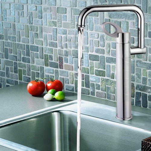 Example image of Kukel UK Electric Heated Water Kitchen Mixer Tap With Swivel Spout (Chrome).