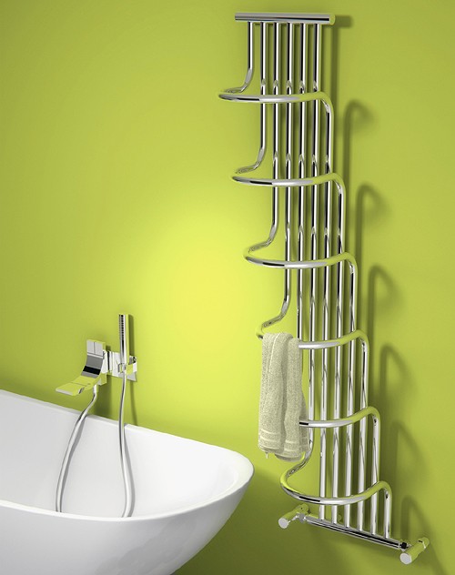 Larger image of Reina Radiators Giada Designer Towel Radiator (Chrome). 1500x563mm.