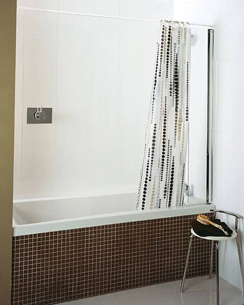 Example image of Roman Lumin8 Mini Fixed Bath Screen (250x1500mm, Silver).