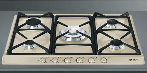 Larger image of Smeg Gas Hobs Cortina 5 Burner Gas Hob With Brass Controls. 70cm (Cream).