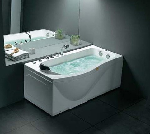 Example image of Hydra P Shaped Whirlpool Bath With Bath Panels. 1500x820 (Right Handed).