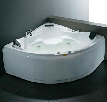 Example image of Hydra Corner Whirlpool Bath With Panel. 1520x1520x700mm.