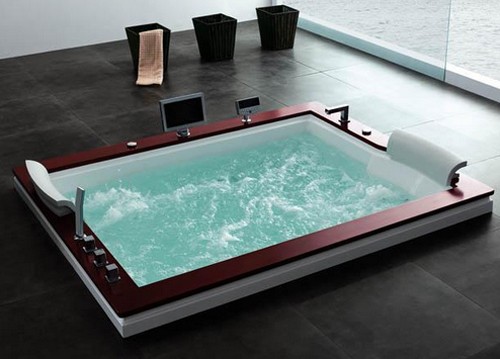 Larger image of Hydra Large Sunken Whirlpool Bath With TV & Oak Surround. 1850x1500.