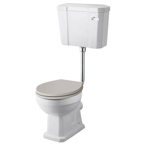 Old London White Richmond Toilet Pan With Low Level Cistern & Flush Pipe.